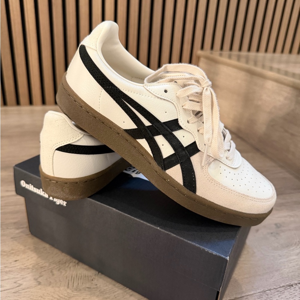 Onitsuka Tiger Cream and Black GSM Sneakers 7 Gum Sole